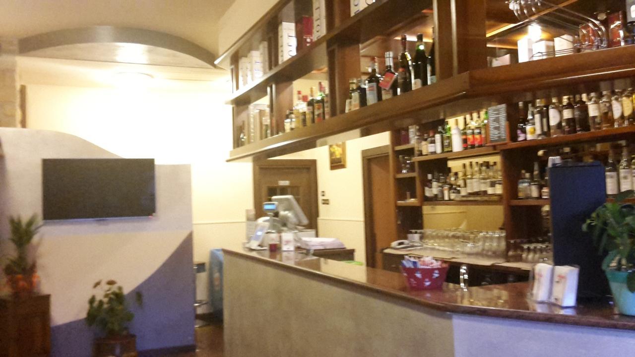 Hotel Iscla Edolo Bagian luar foto